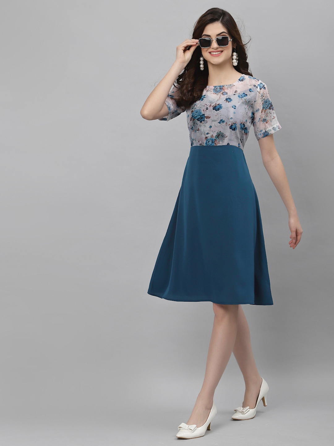 

Selvia Off White & dapple gray Floral Dress