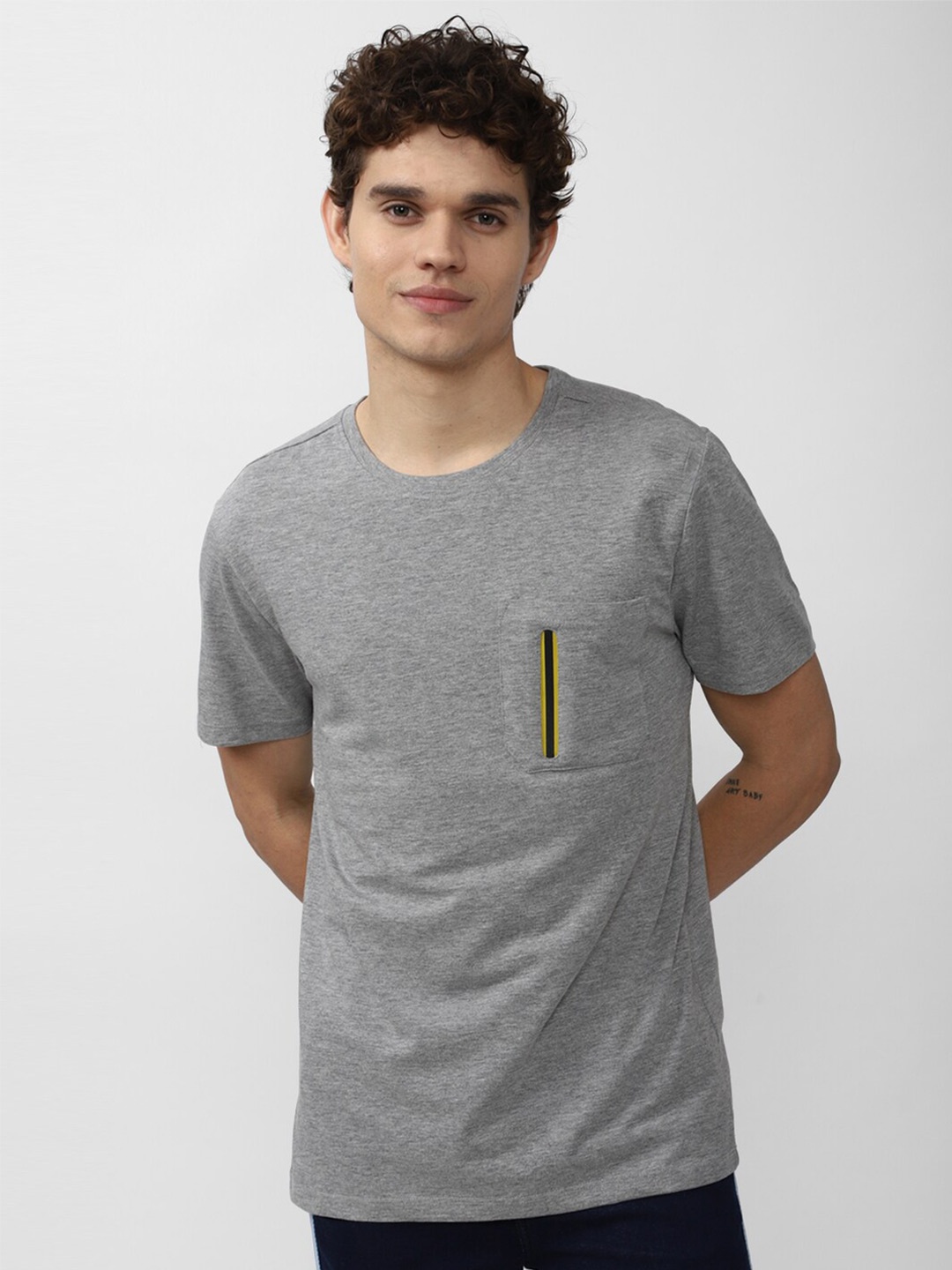 

FOREVER 21 Men Grey V-Neck T-shirt