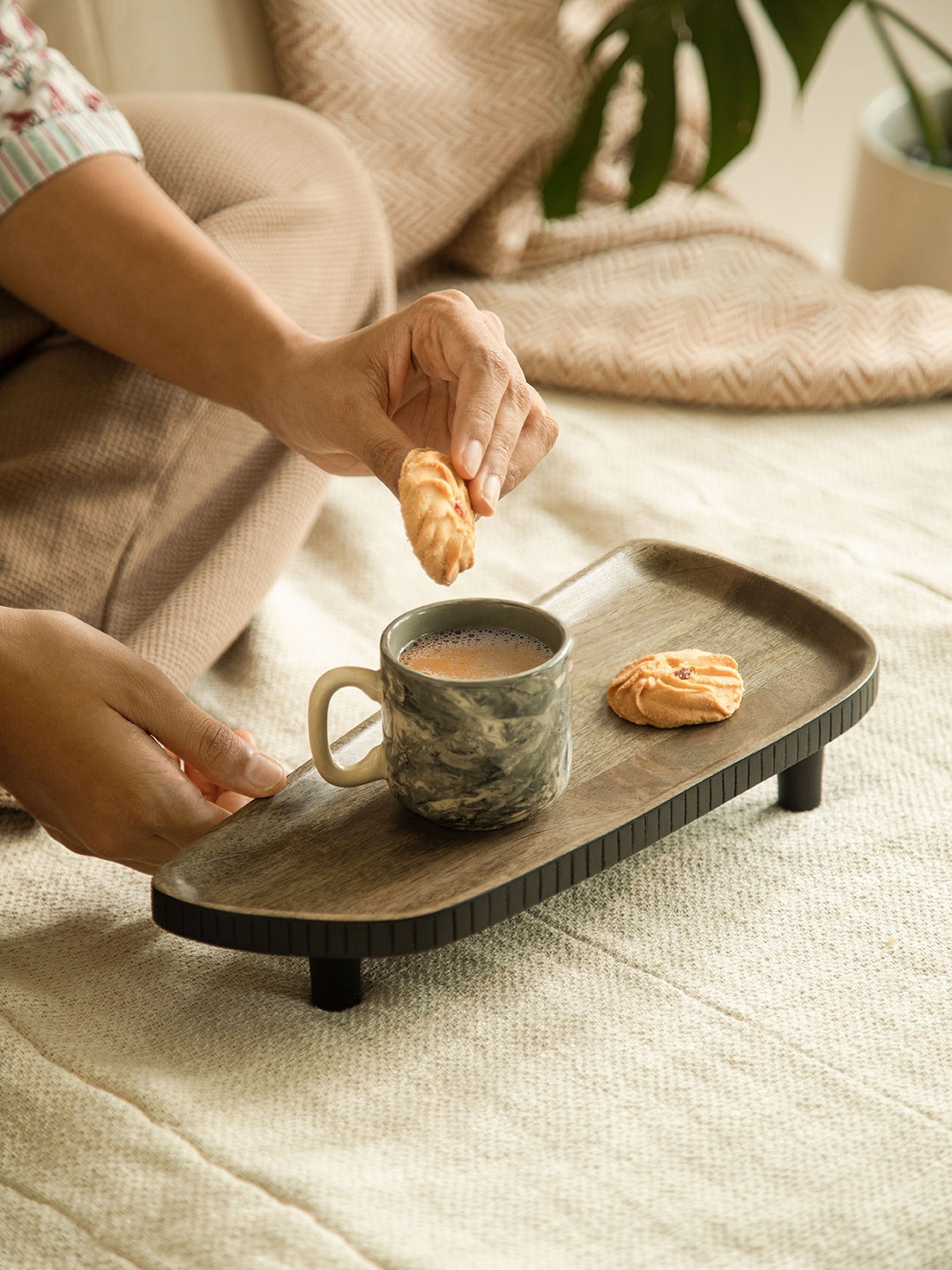 

ellementry Brown Solid Asymmetric Tri Legged Platter