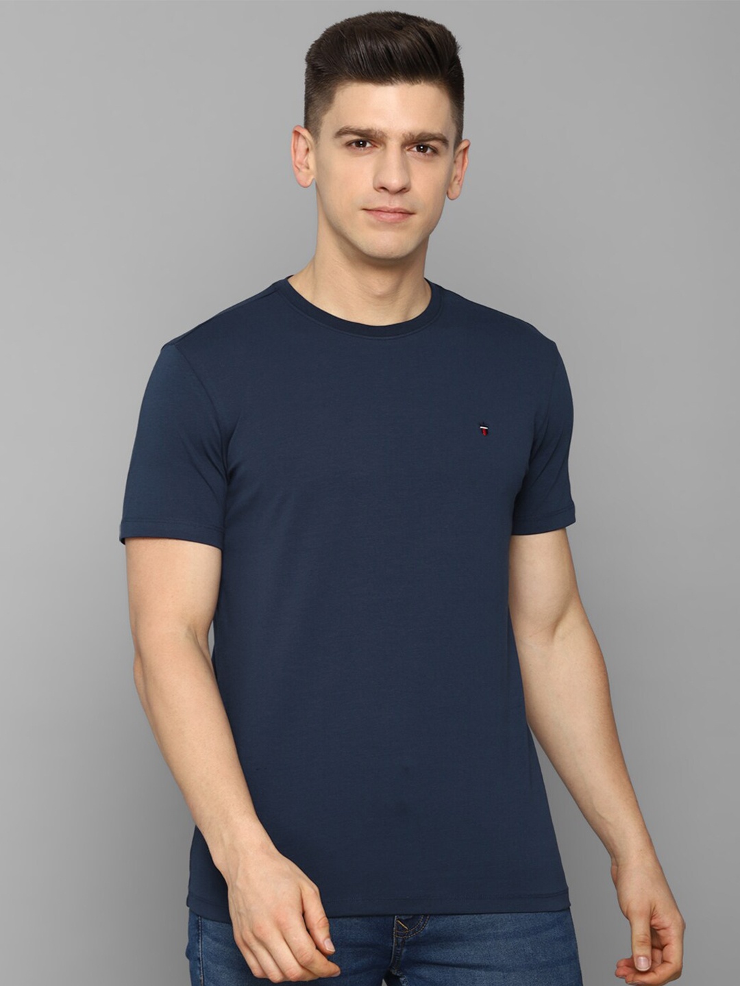 

Louis Philippe Jeans Men Navy Blue & patriot blue Slim Fit T-shirt