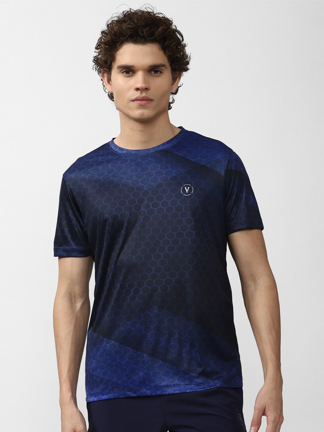 

Van Heusen Flex Men Navy Blue Printed Applique Slim Fit Sports T-shirt
