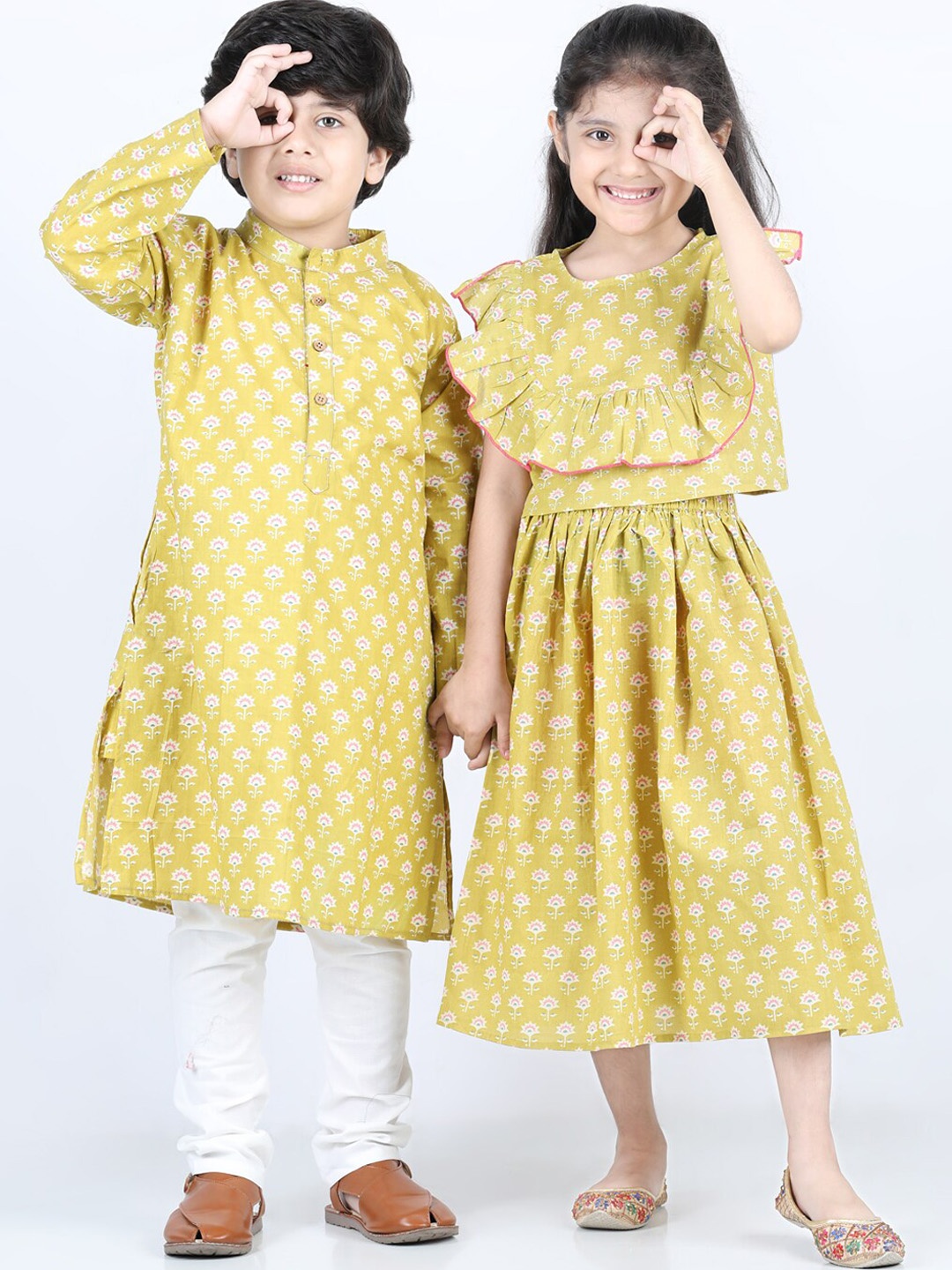 

AWW HUNNIE Boys Mustard Yellow Printed Pure Cotton Kurta with Pyjamas