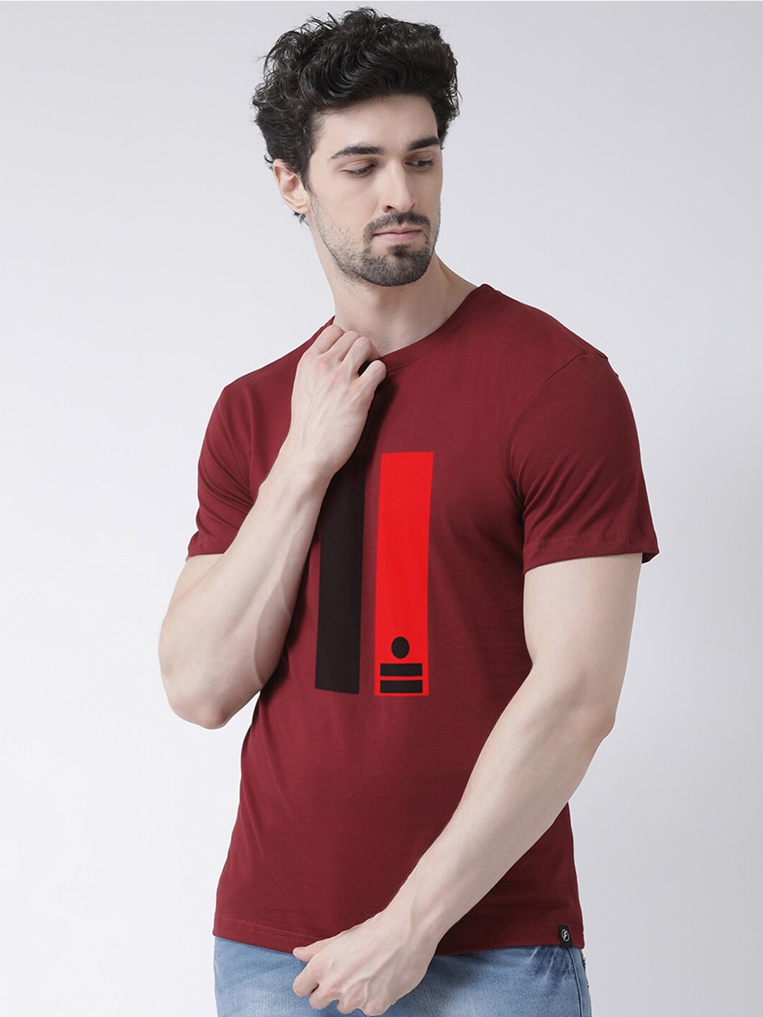 

Friskers Men Maroon Typography Printed V-Neck T-shirt