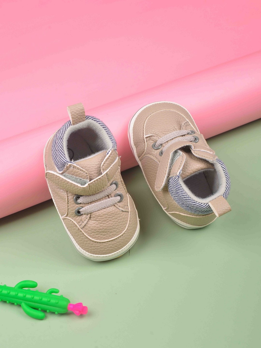 

POPLINS Kids Tan Brown Textured Cotton Booties