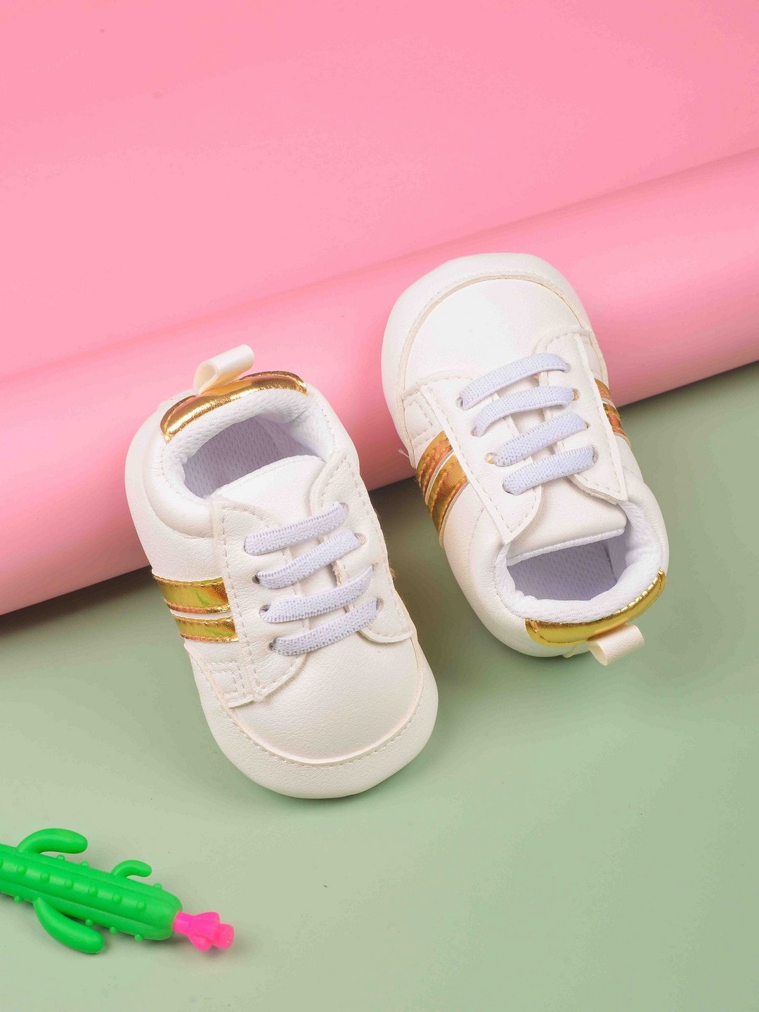 

POPLINS Infant Boys White & Gold Striped Cotton Booties
