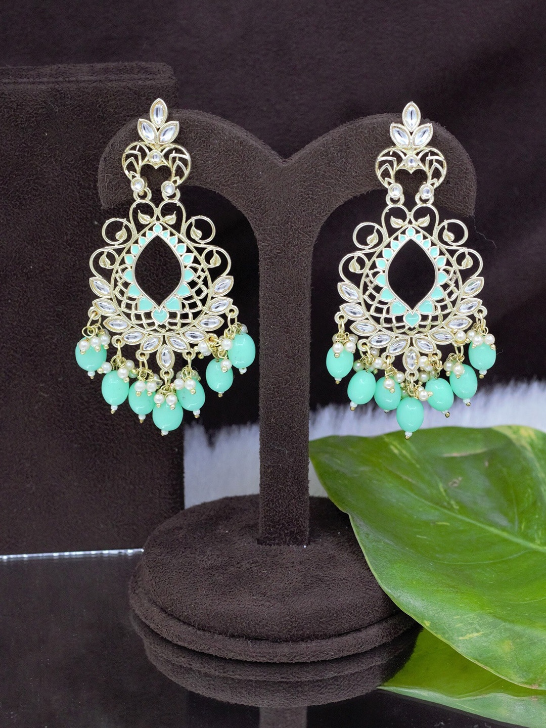 

SAIYONI Green Contemporary Studs Earrings