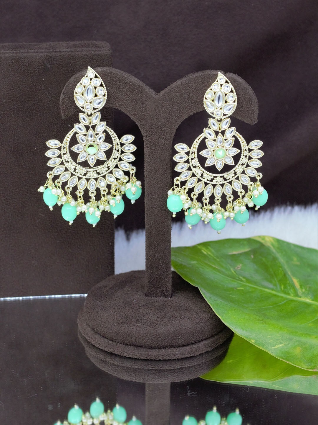 

SAIYONI Green Contemporary Drop Earrings