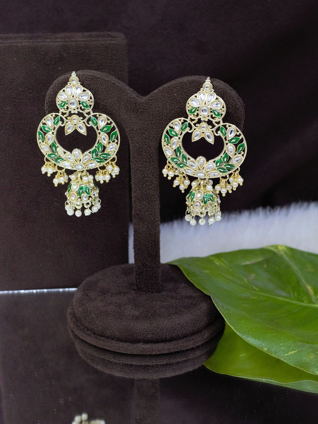 

SAIYONI Green Contemporary Studs Earrings