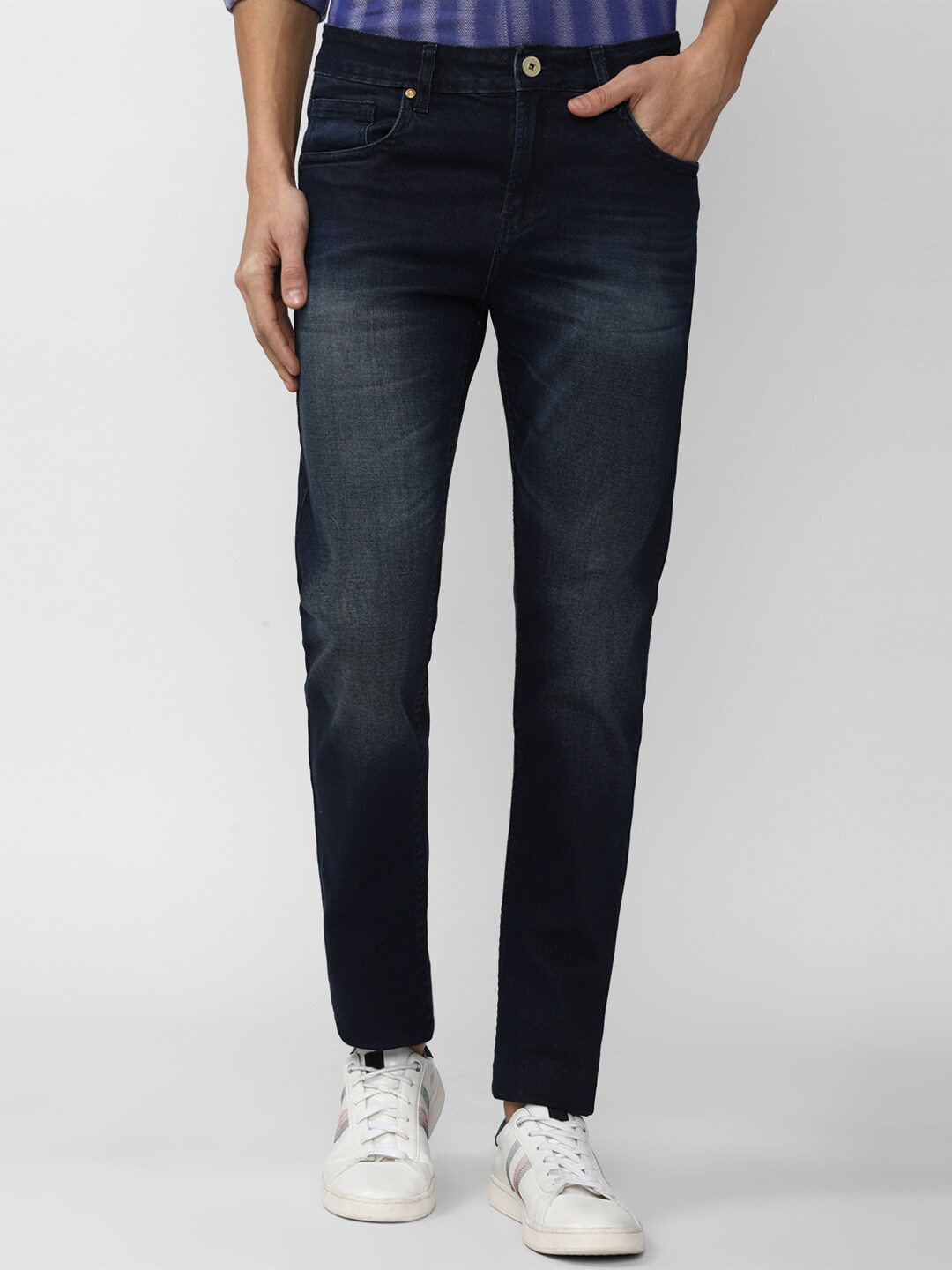 

Peter England Casuals Men Navy Blue Heavy Fade Jeans