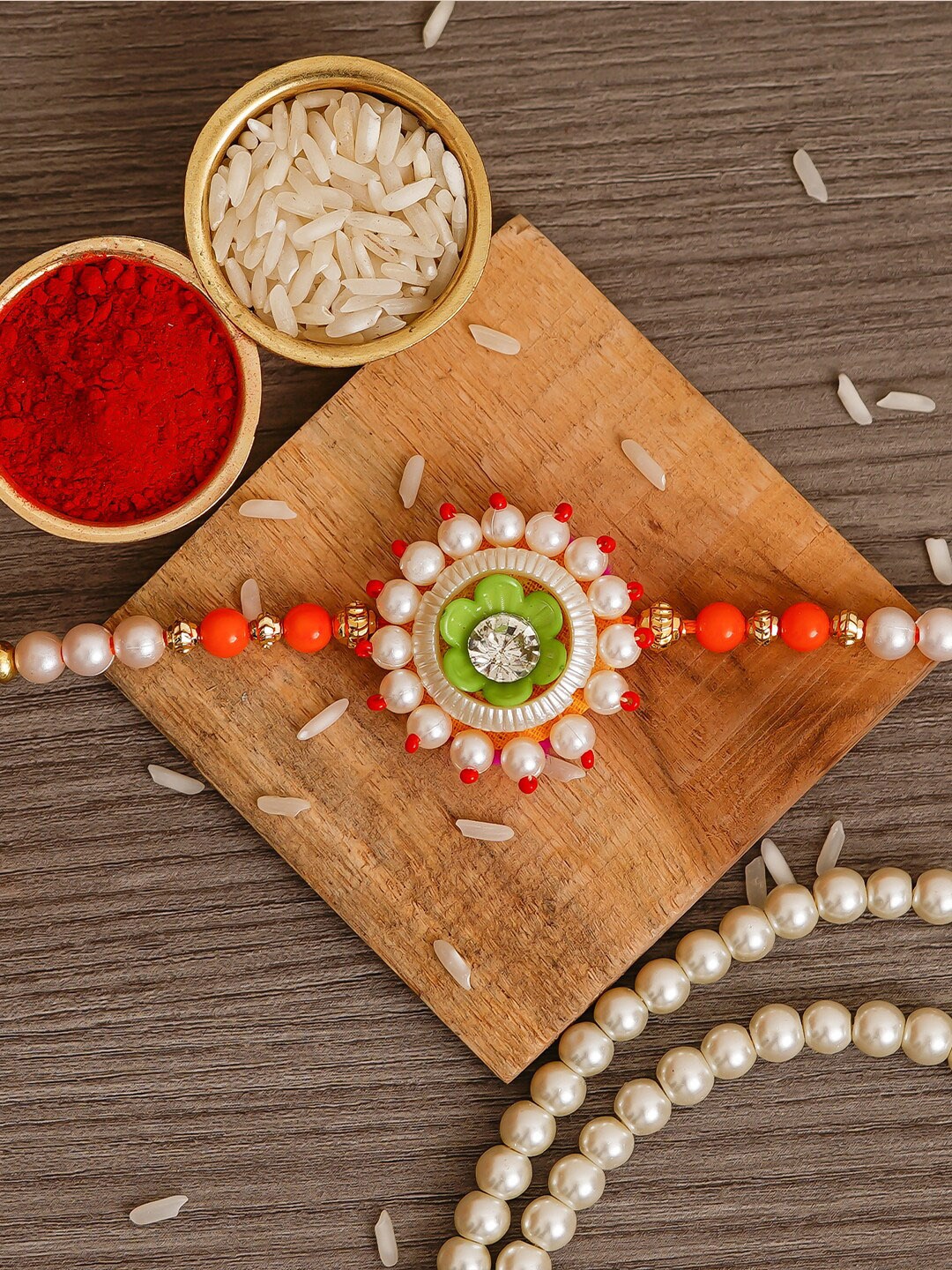 

eCraftIndia Green & White Floral Rakhi and Roli Chawal Pack