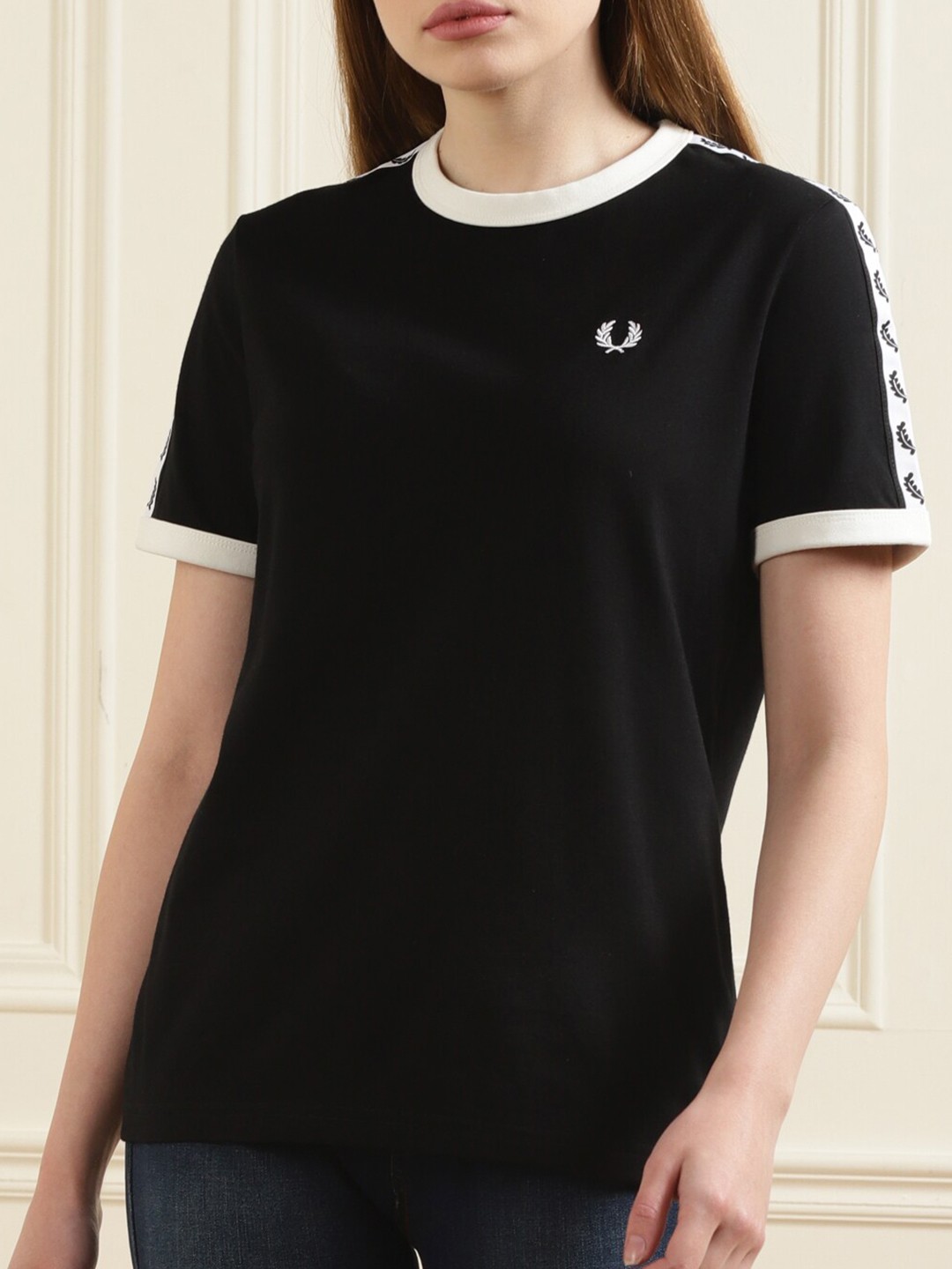 

Fred Perry Black & licorice Roll-Up Sleeves Top