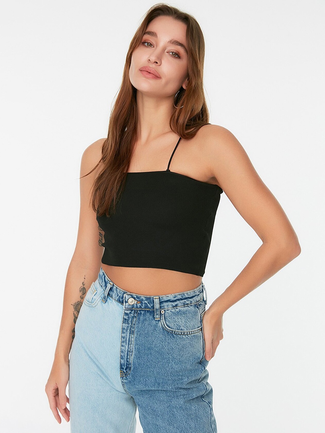 

Trendyol Black Solid Crop Top