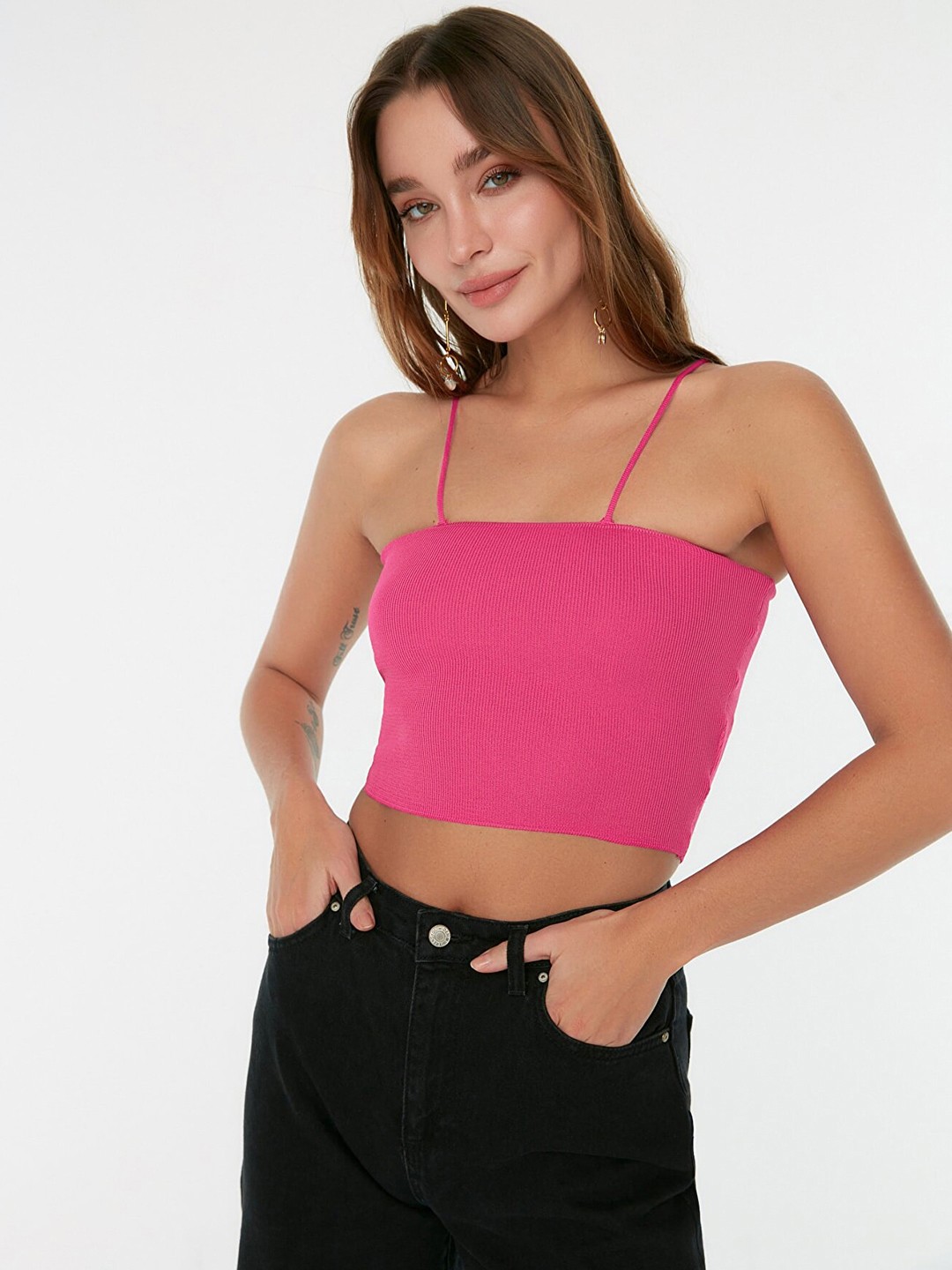 

Trendyol Pink Solid Fitted Crop Top