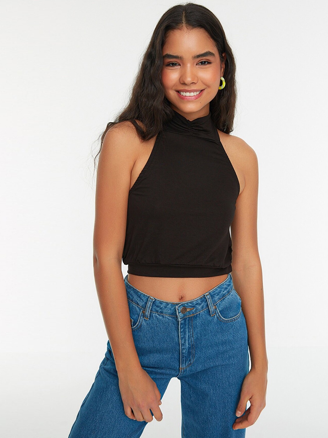 

Trendyol Black Solid Halter Neck Tie-Up Detail Crop Top