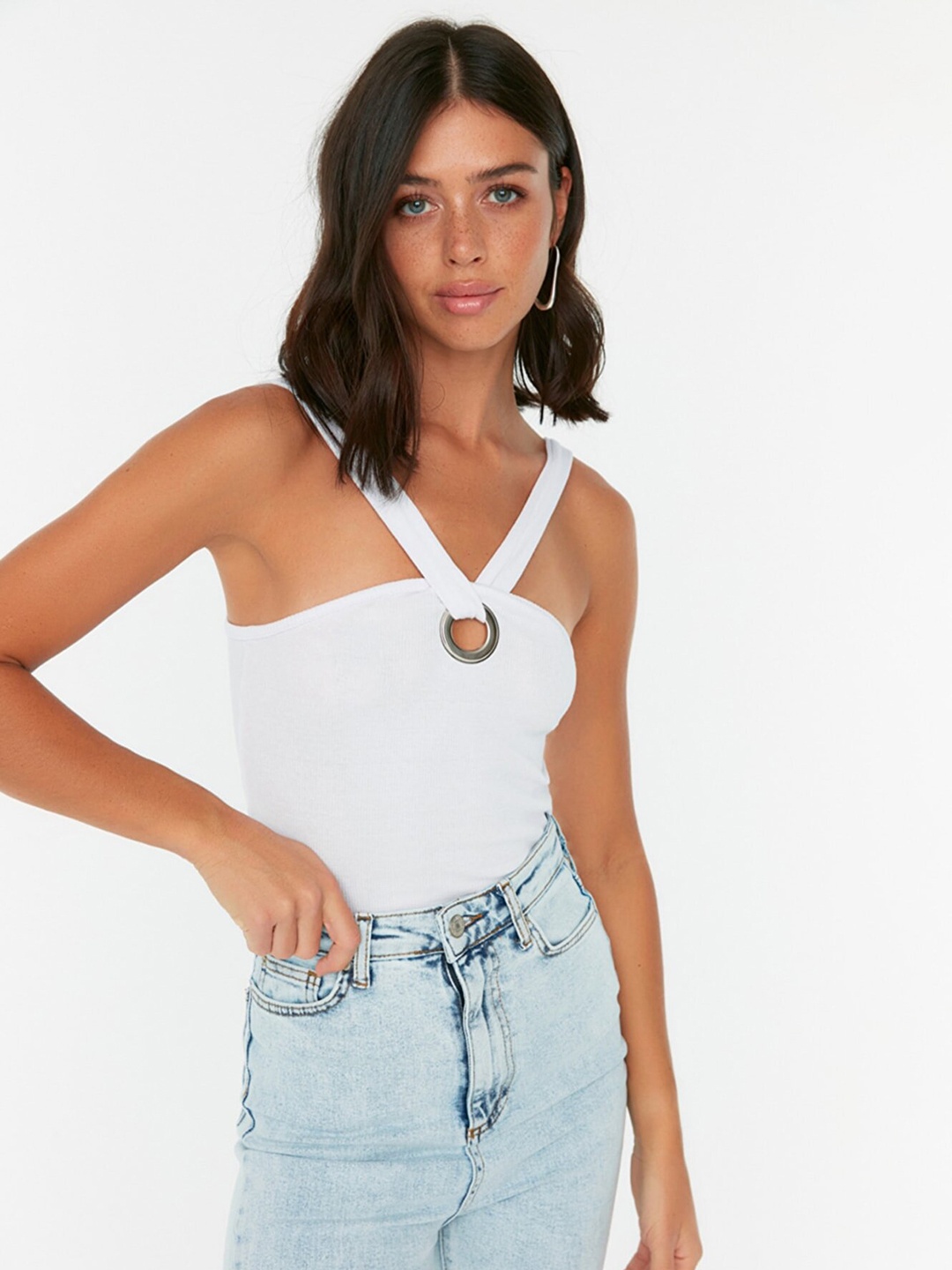 

Trendyol White Ribbed Cut-Out Crop Top