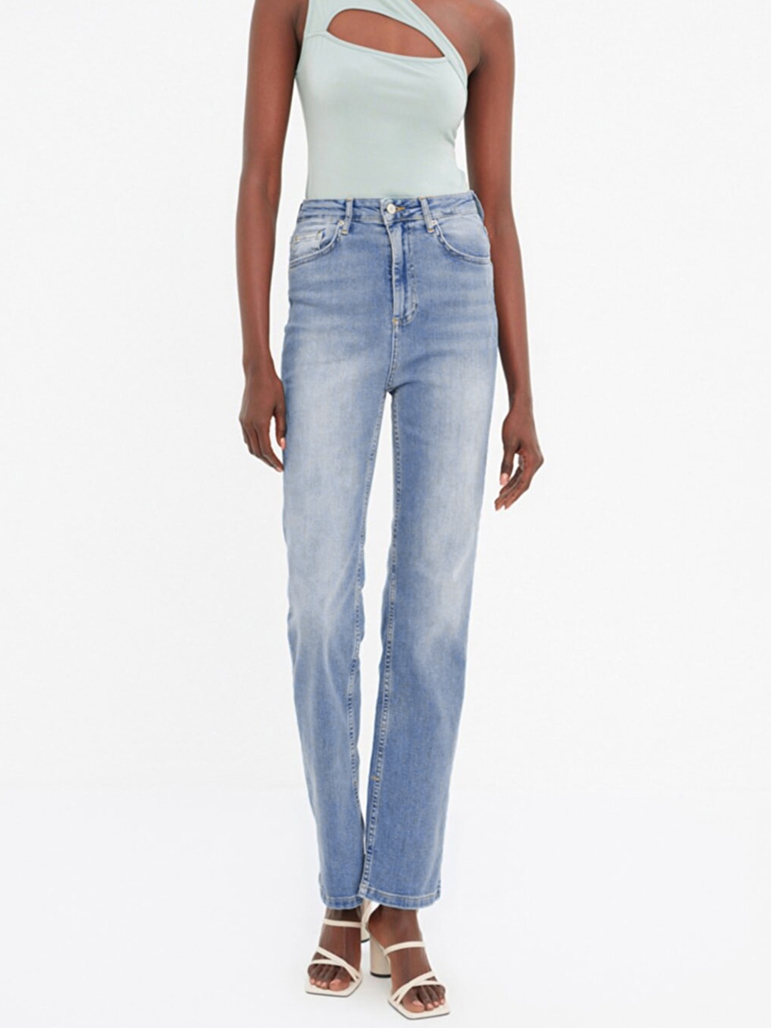 

Trendyol Women Blue High-Rise Light Fade Jeans