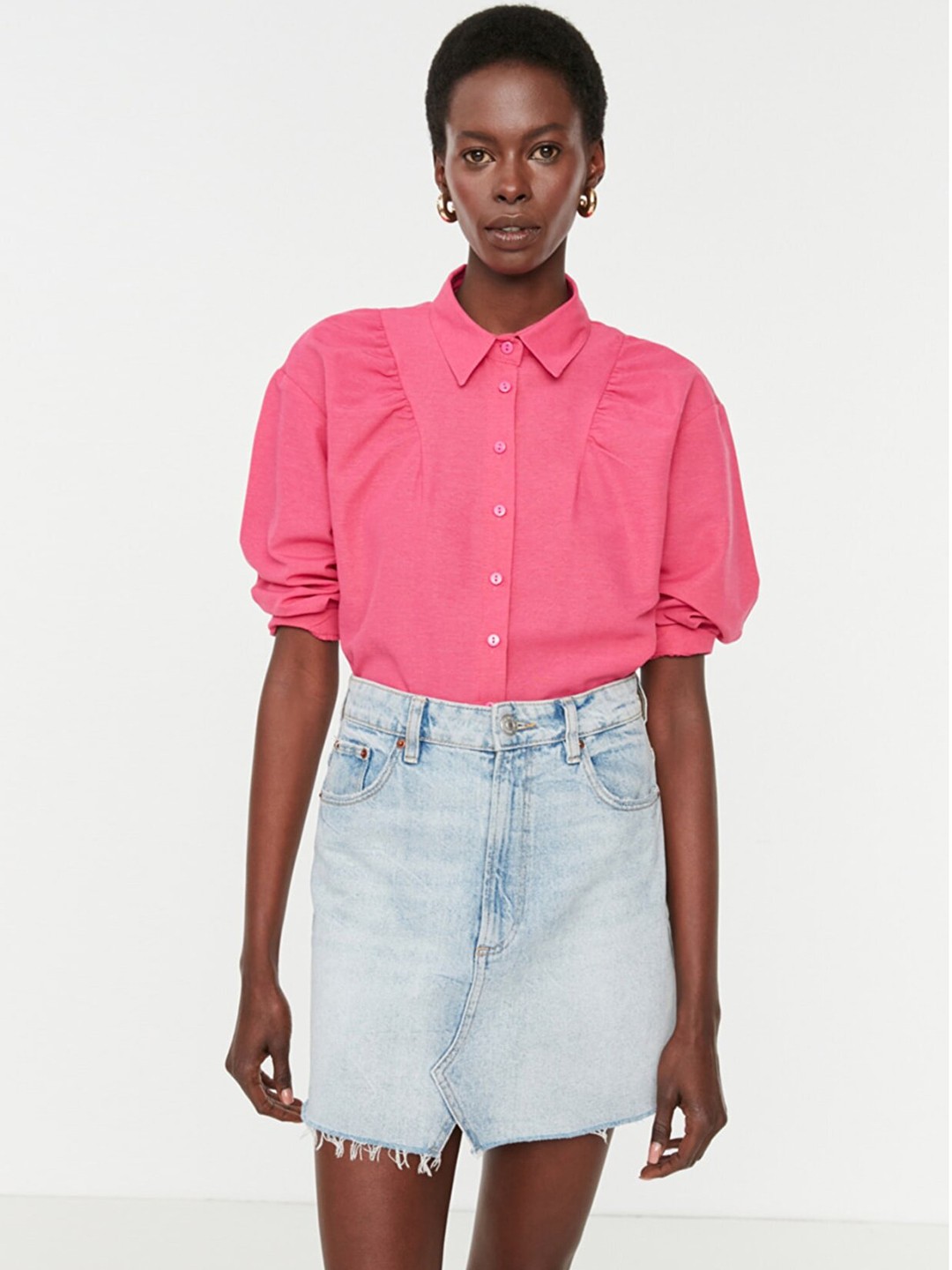 

Trendyol Women Pink Solid Casual Shirt