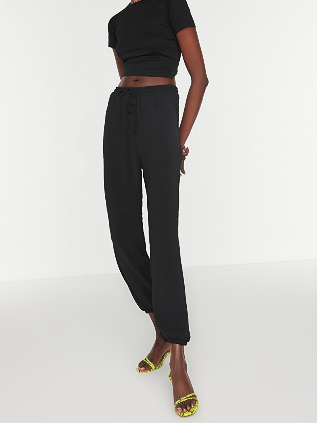 

Trendyol Women Black High-Rise Joggers
