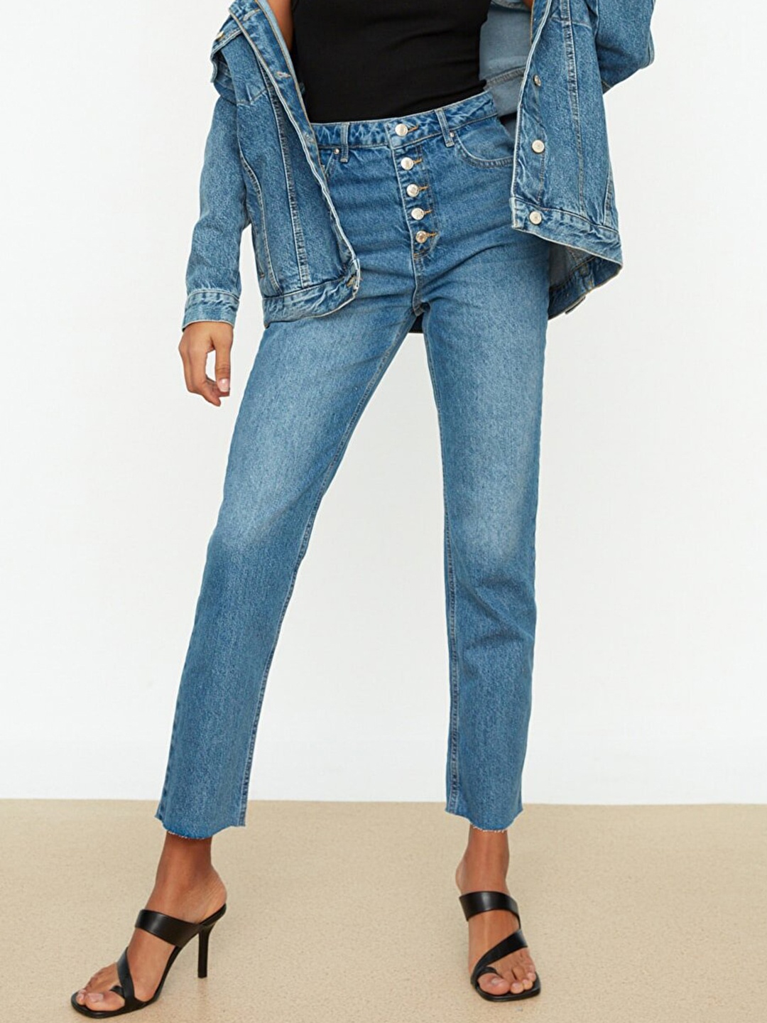 

Trendyol Women Blue Pure Cotton High-Rise Light Fade Jeans