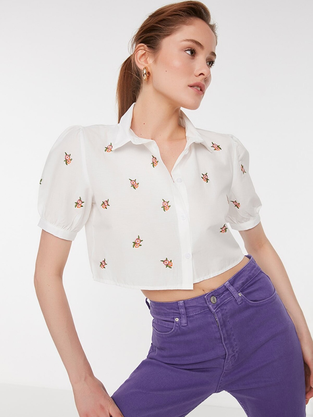 

Trendyol Women White & Green Floral Embroidered Casual Shirt