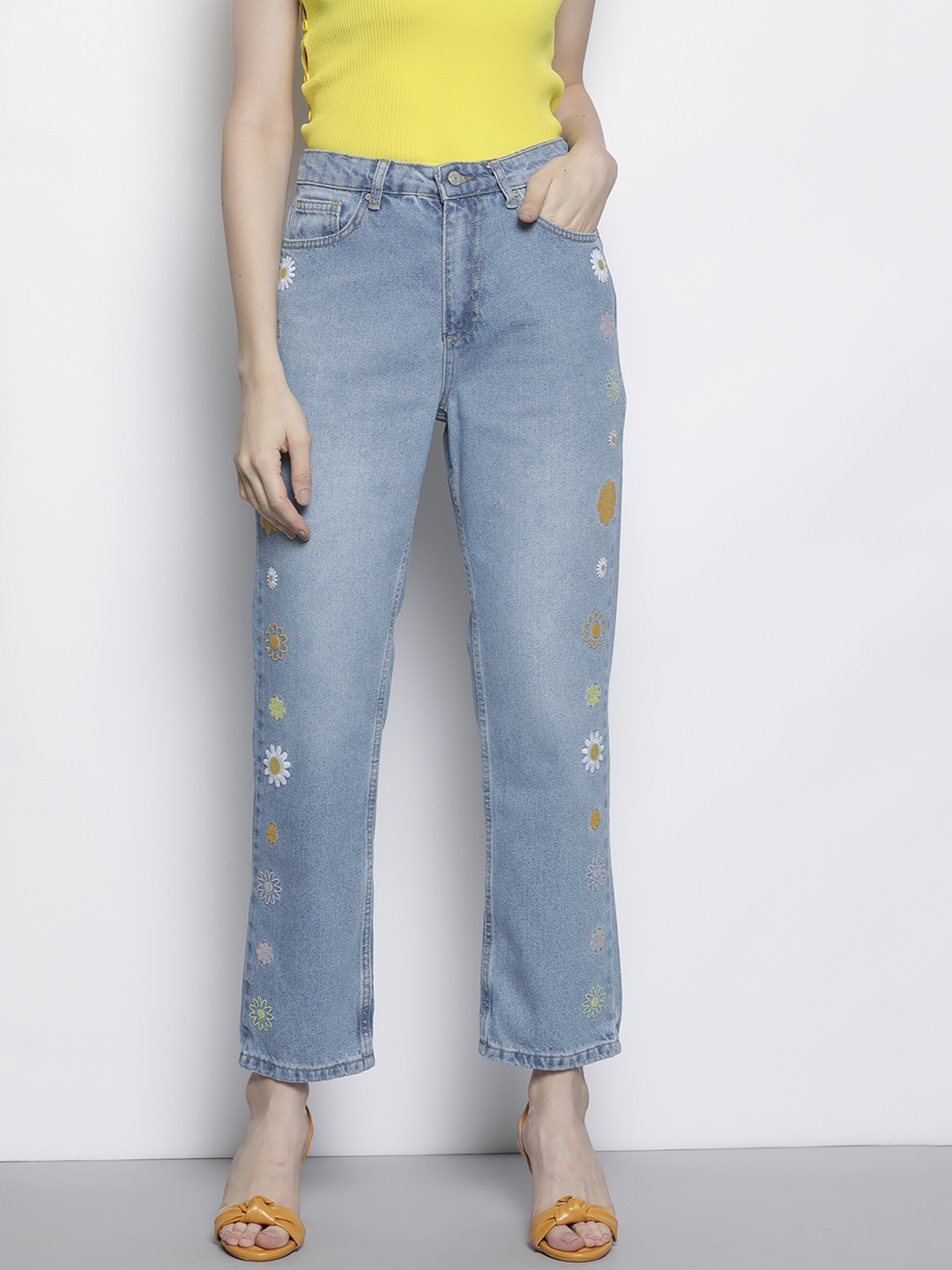 

Trendyol Women Blue Straight Fit High-Rise Light Fade Pure Cotton Embroidered Jeans