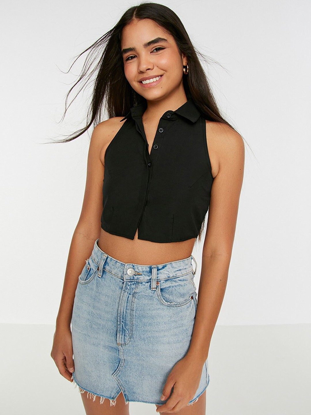 

Trendyol Women Black Solid Crop Casual Shirt