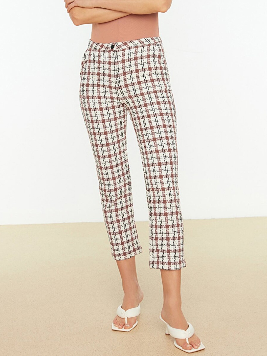 

Trendyol Women Off White & Brown Self Checks Slim Fit High-Rise Trousers
