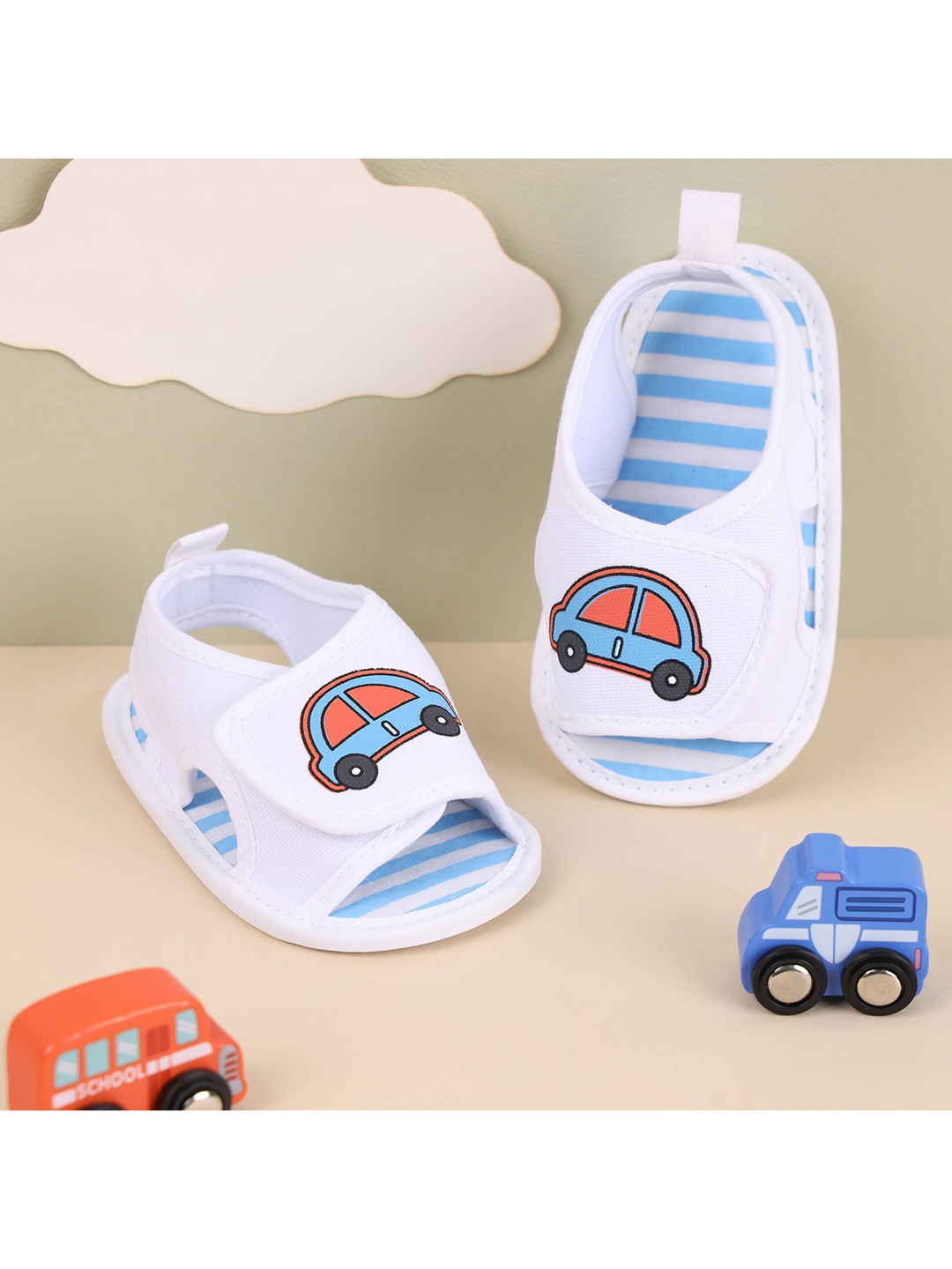 

KICKS & CRAWL Boys White Printed Slip-On Sneakers
