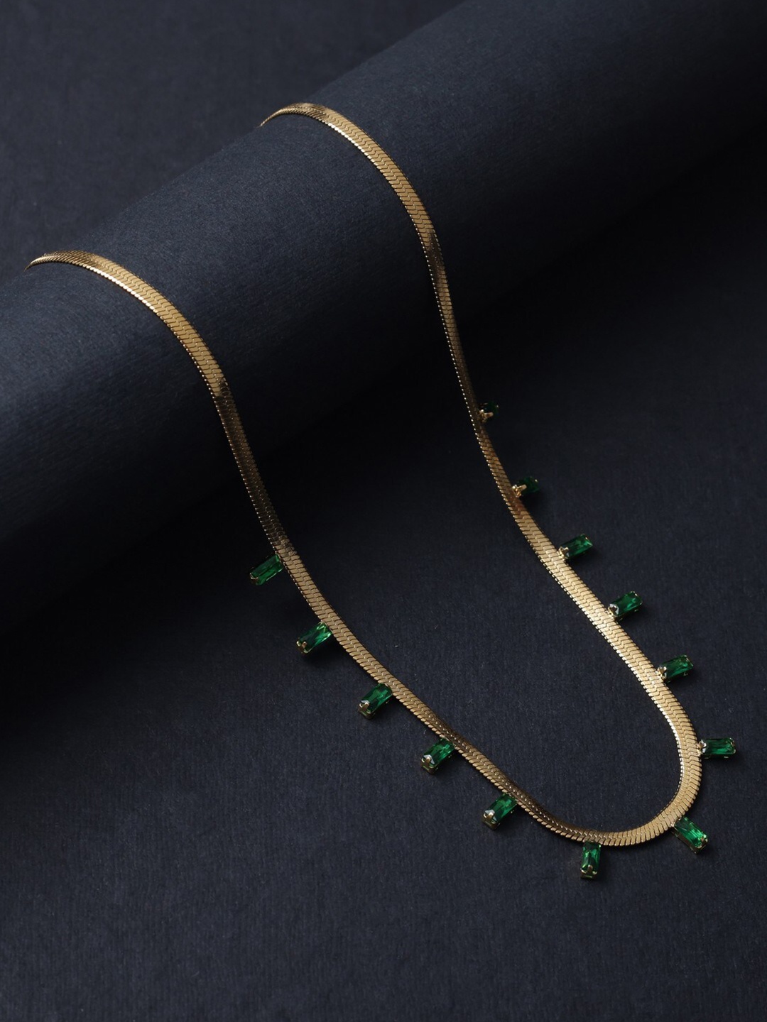 

anore Gold-Toned & Green Gold-Plated Necklace