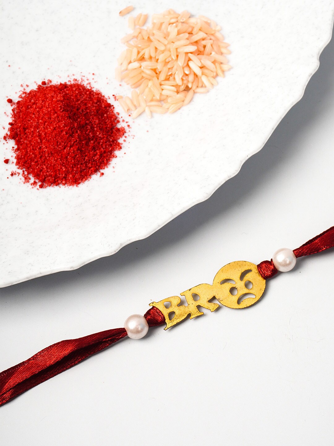 

Ferosh Men Gold-Toned Bro Design Detailed Rakhi