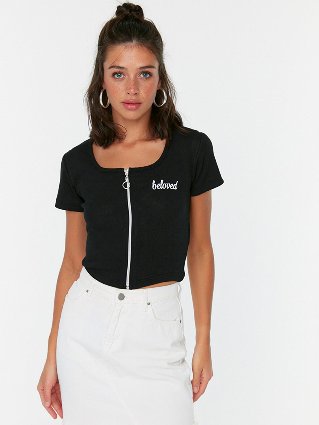 

Trendyol Black & White Corduroy Embroidered Top