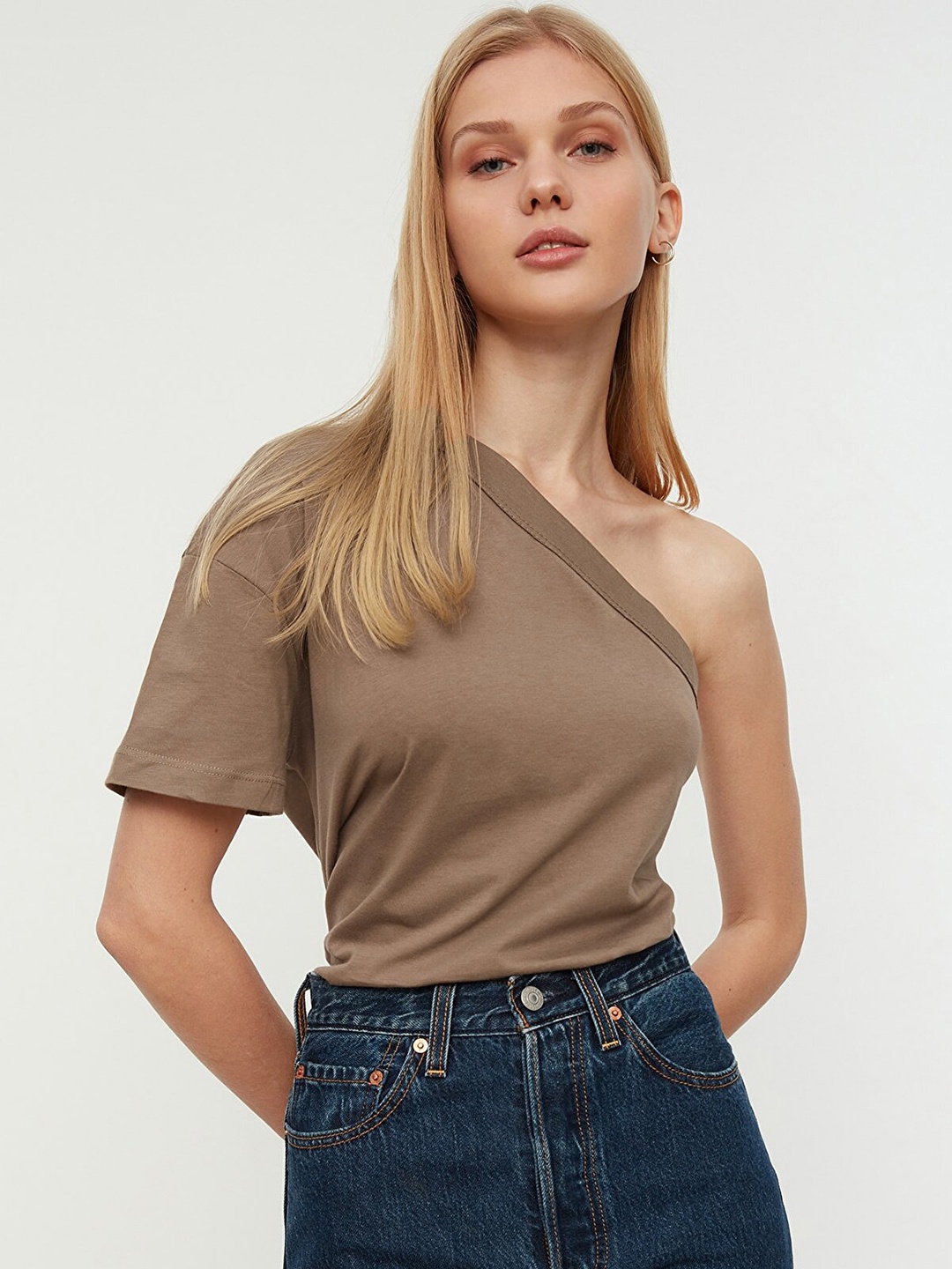 

Trendyol Brown One Shoulder Top