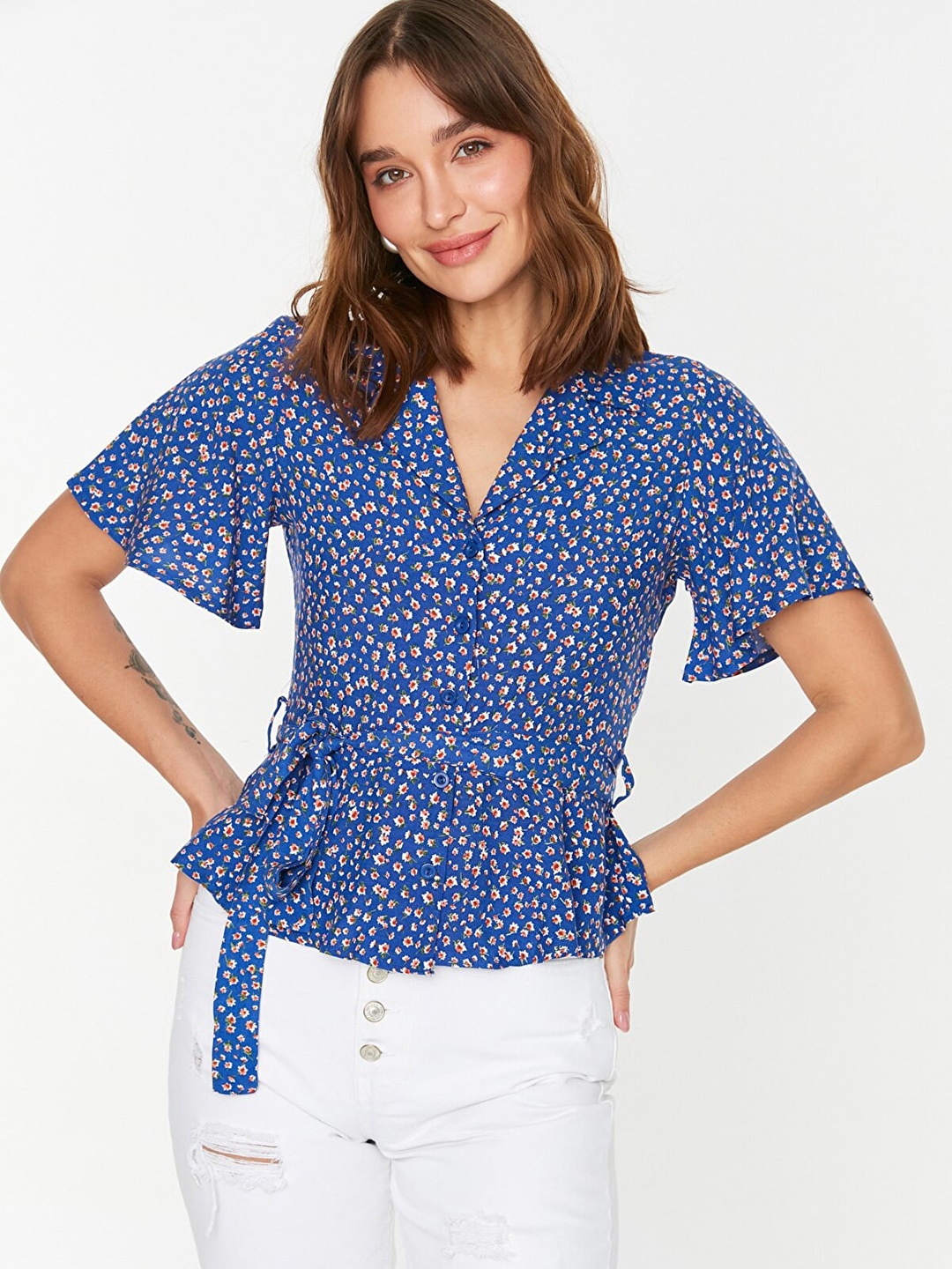 

Trendyol Women Blue & White Floral Printed Regular Standard Fit Top