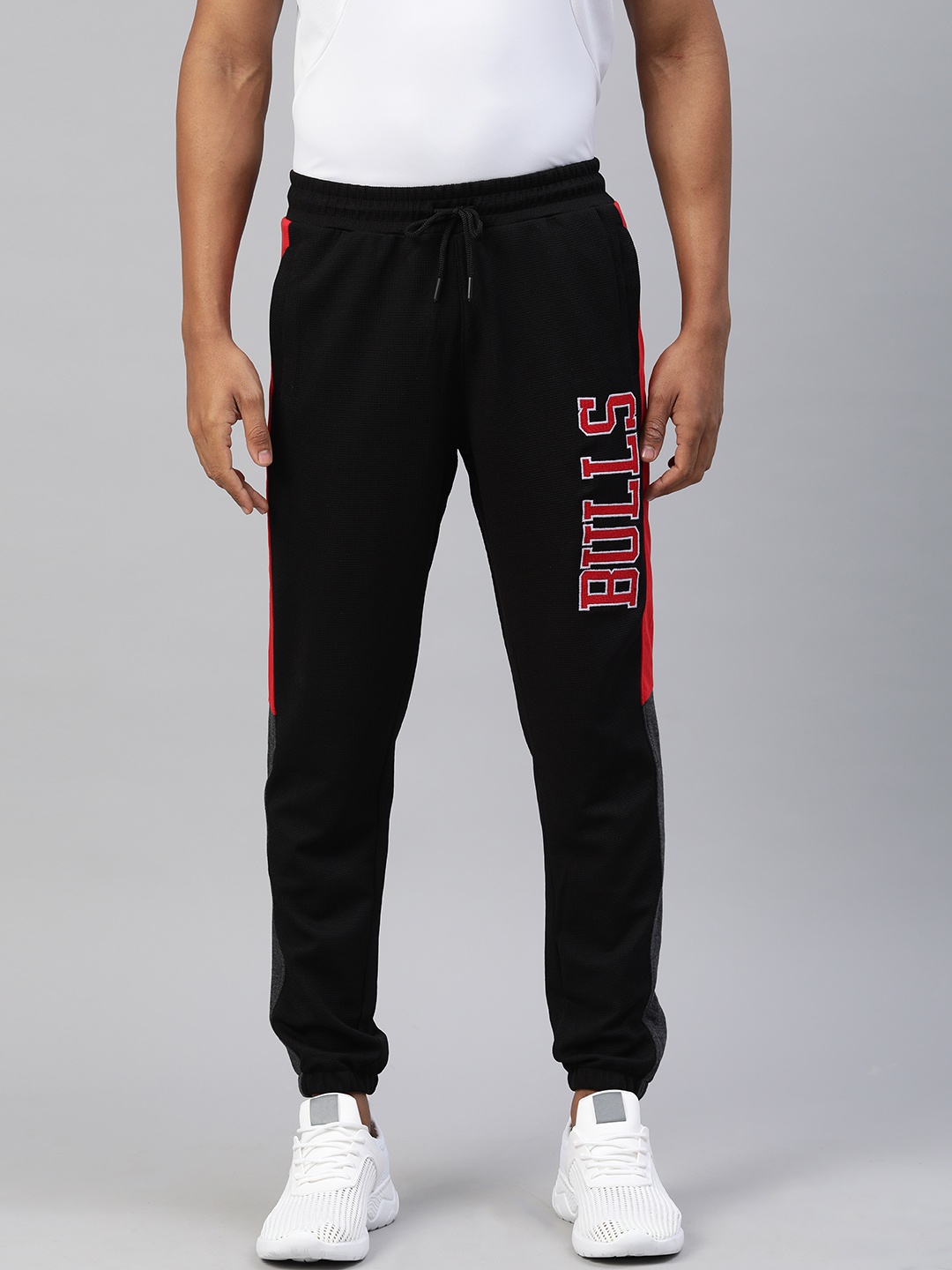 

NBA Men Black & Red Chicago Bulls Classic Joggers