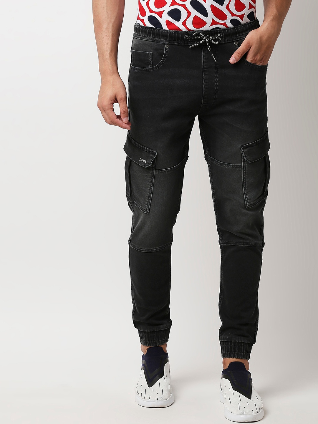 

Pepe Jeans Men Tapered Fit Mildly Distressed Light Fade Stretchable Jeans, Black