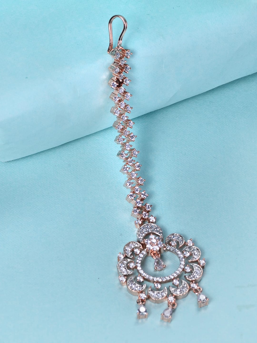 

Saraf RS Jewellery Rose Gold-Plated White AD-Studded Encrusted Floral Maangtikka