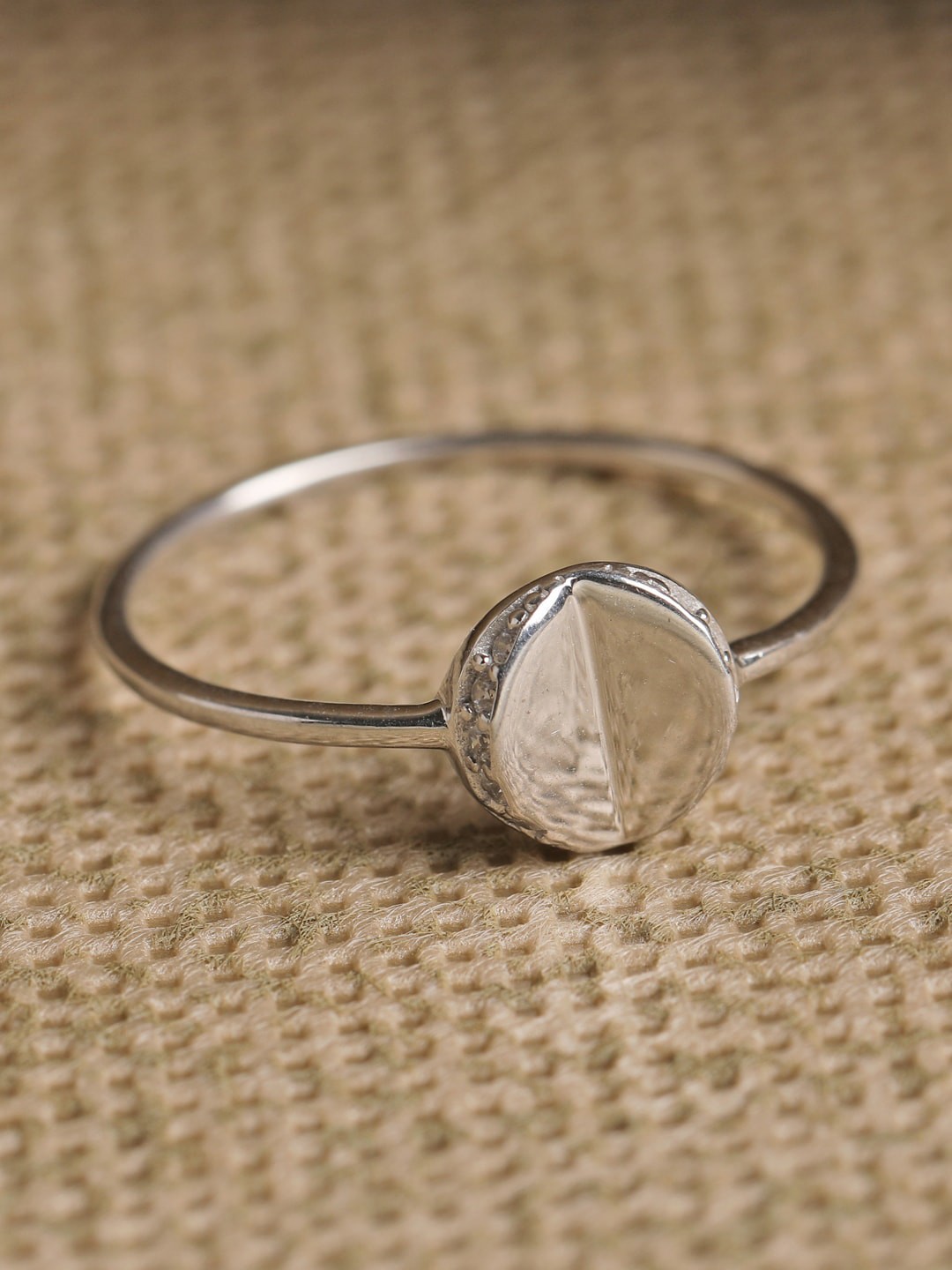 

Clara 925 Sterling Silver Rhodium-Plated White CZ-Studded Finger Ring