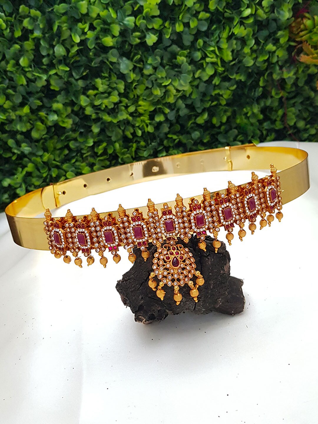 

GRIIHAM Gold Plated & Red Stone Studded Kamarbandh