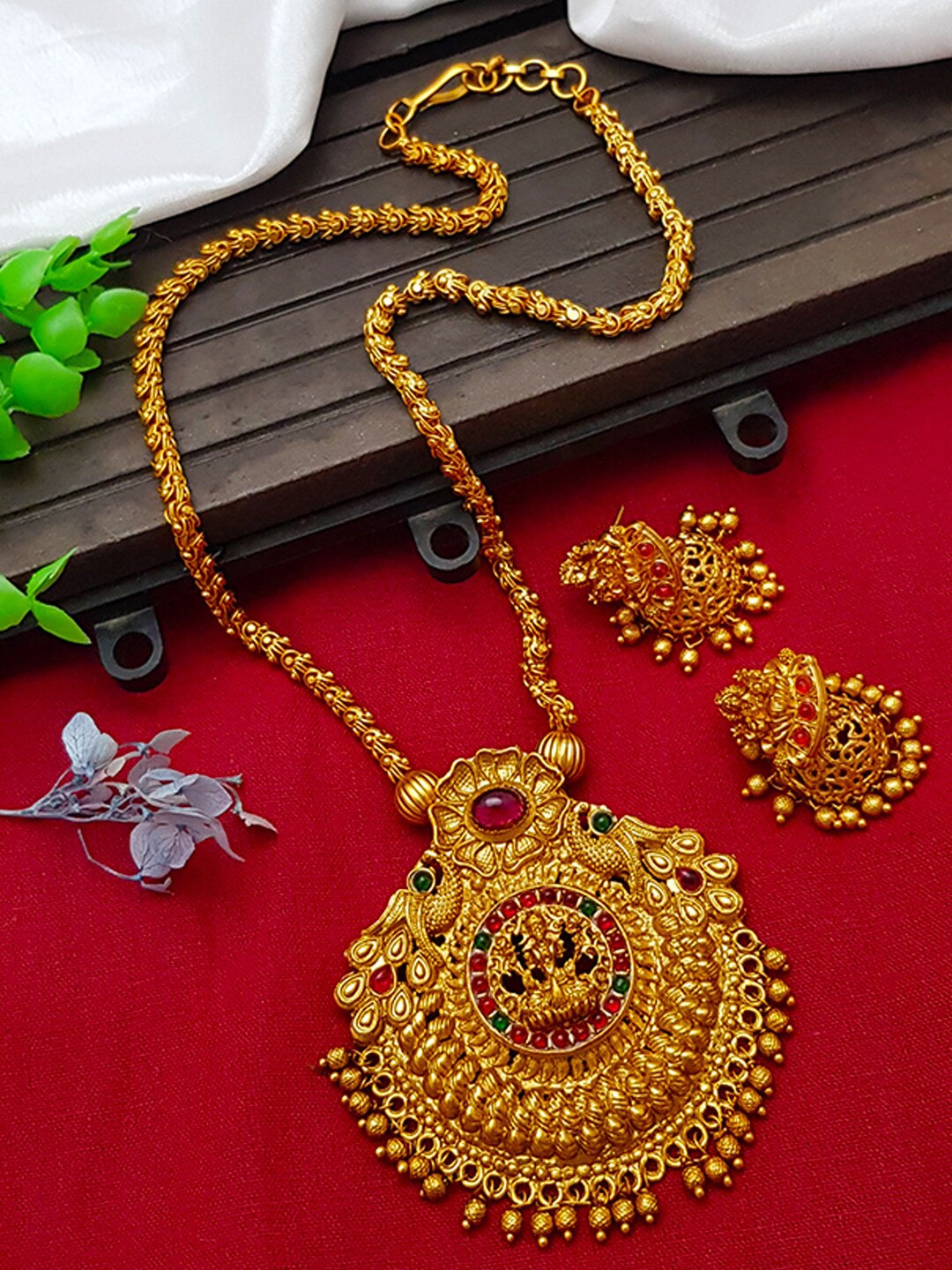 

GRIIHAM Gold-Plated Red & Green AD-Studded & Beaded Jewellery Set