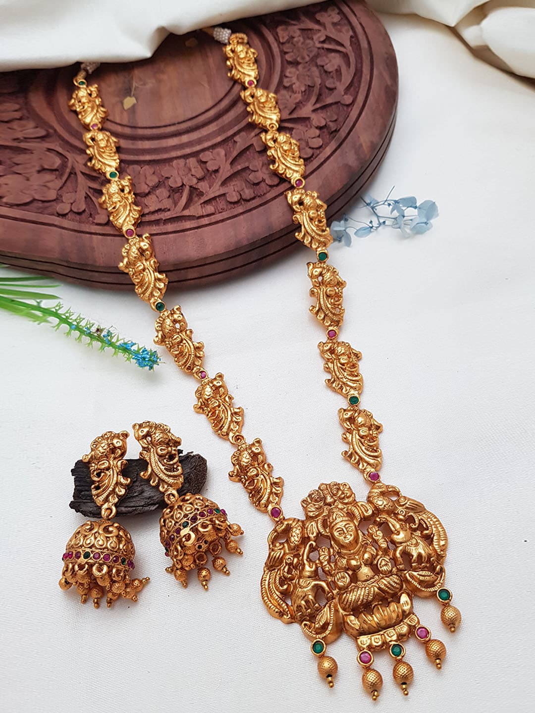 

GRIIHAM Gold-Plated Red & Green AD-Studded & Beaded Jewellery Set