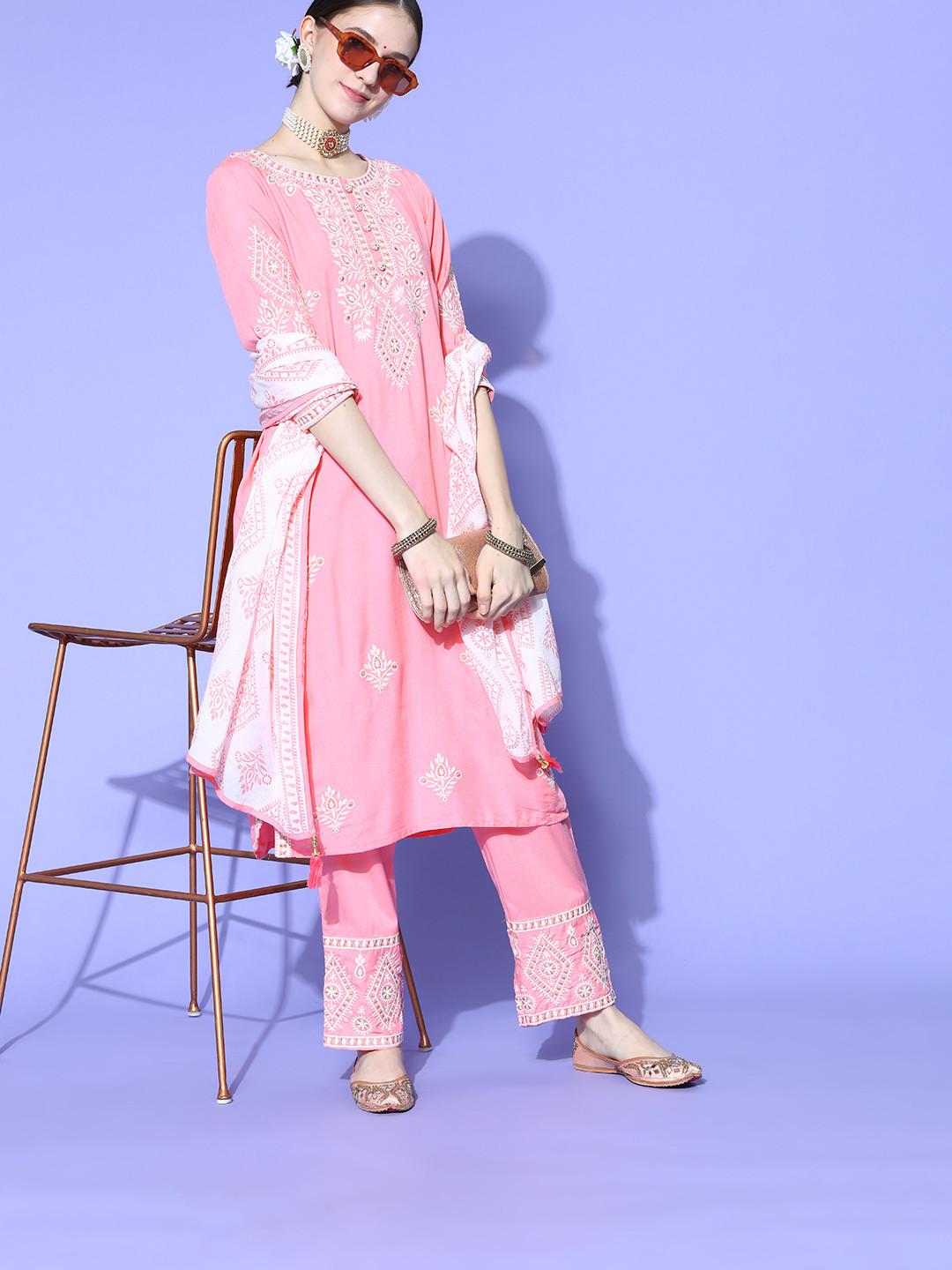 

ZOLA Women Ethnic Motifs Viscose Rayon Scalloped Edge Kurta Set, Pink