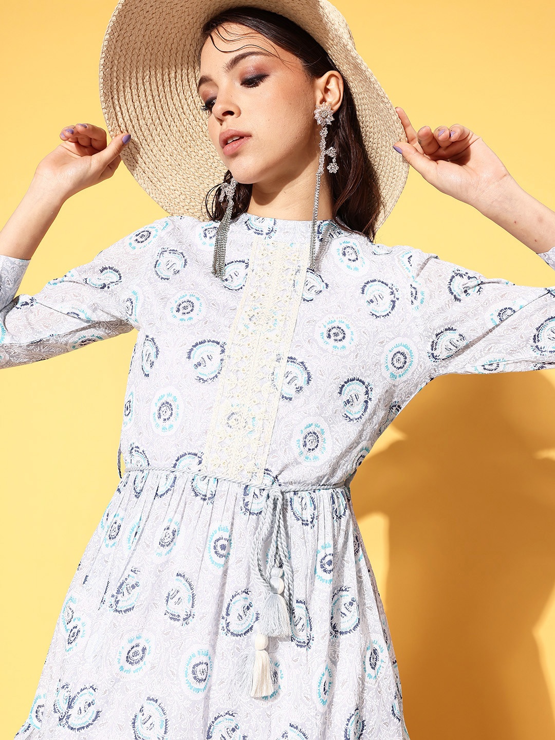 

ZOLA Women Classic White Floral Vacay Attire