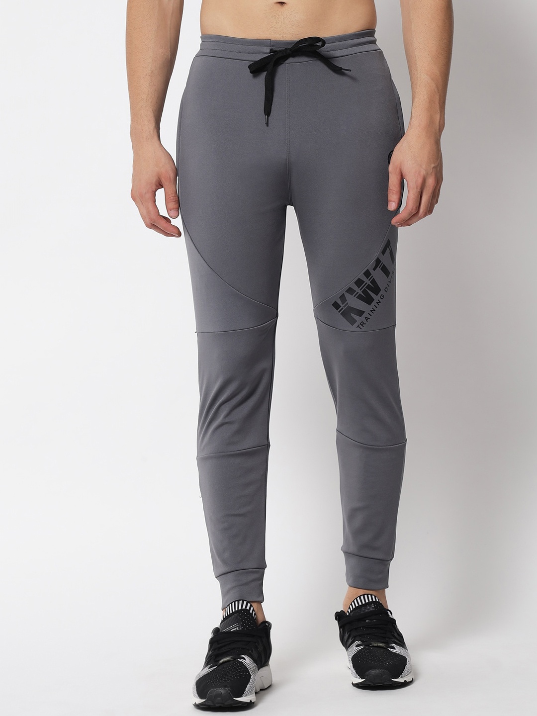 

Kashwear Men Grey & Black Solid Slim Fit Joggers