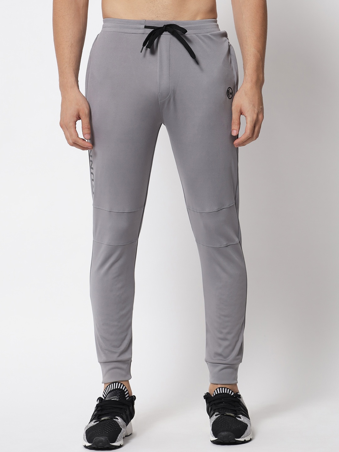 

Kashwear Men Grey & Black Solid Slim Fit Joggers