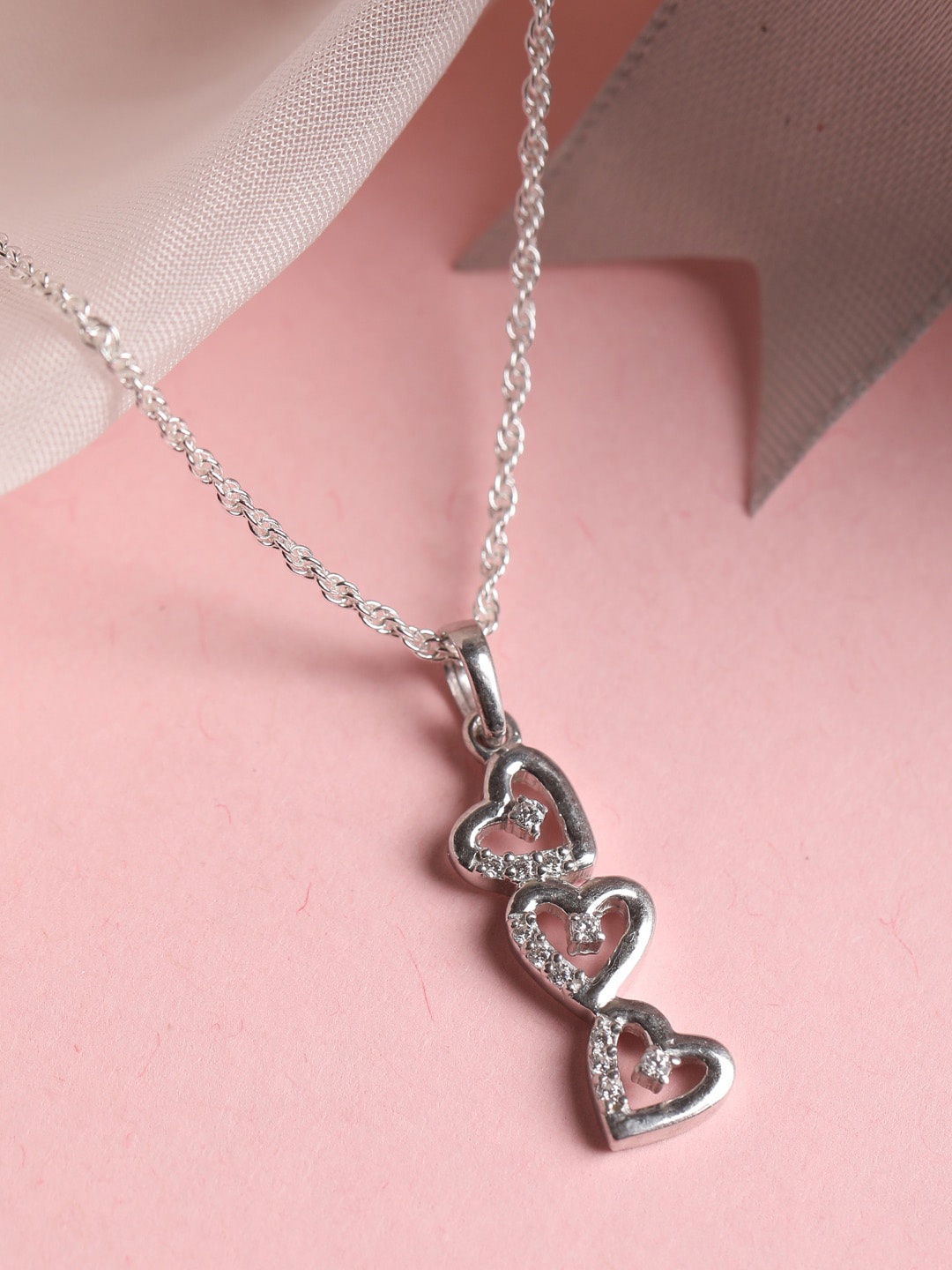 

Clara 925 Silver Rhodium-Plated 3 Heart Chain Pendant