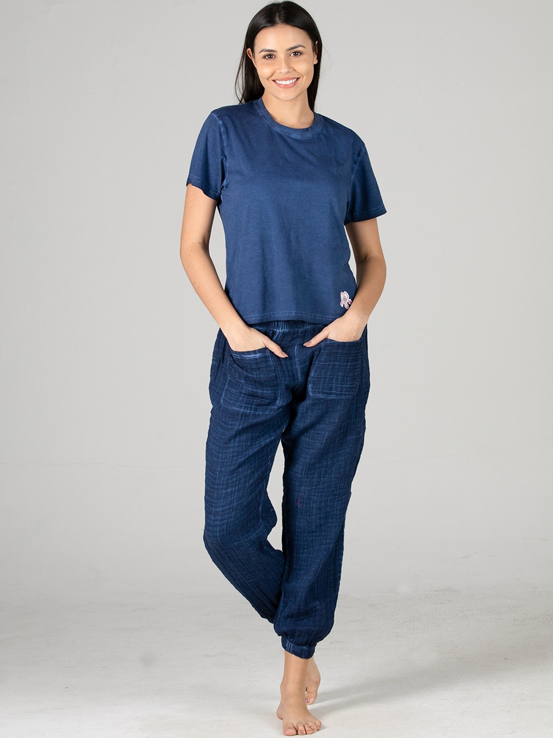 

evolove Women Blue Solid Cotton Night suit
