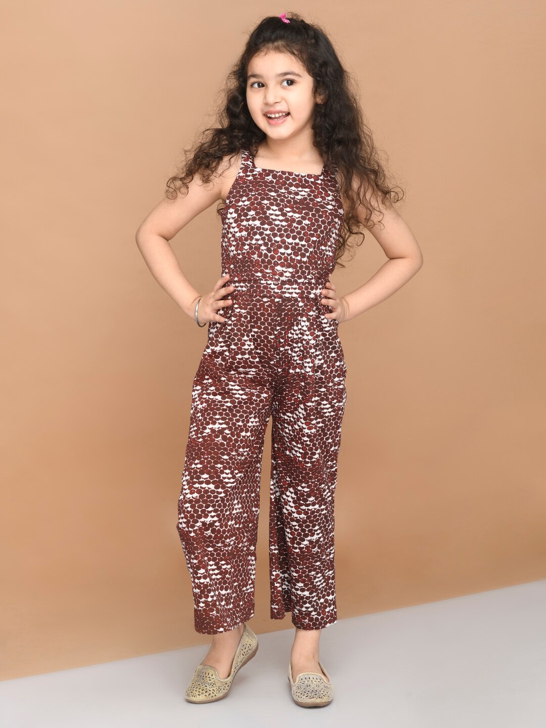 

LilPicks Girls Brown & White Printed Basic Jumpsuit