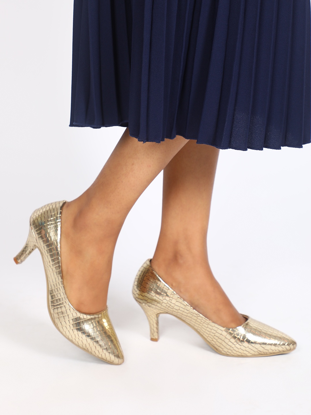 

Marc Loire Gold-Toned Textured PU Party Kitten Pumps