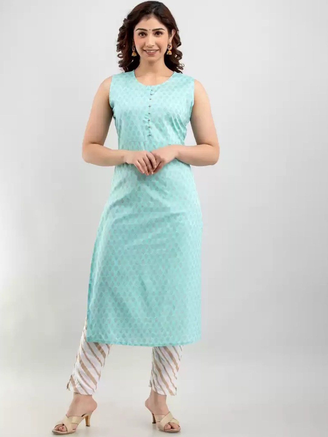 

Meeranshi Women Blue Layered Kurti with Trousers