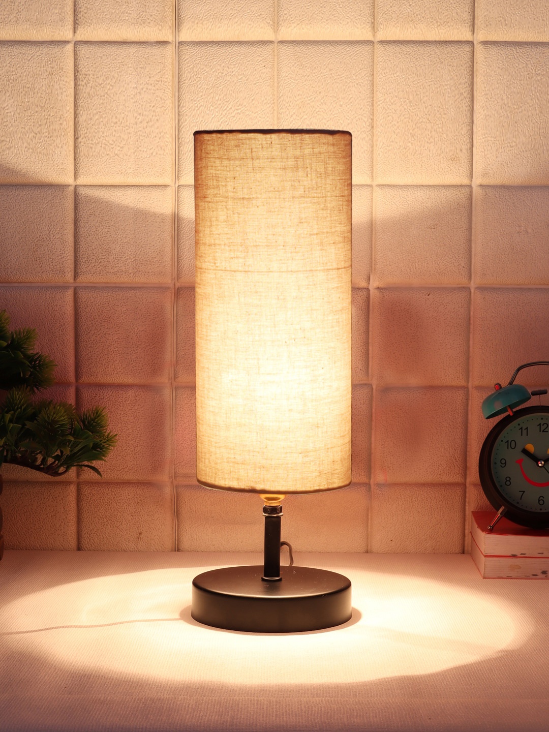 

Devansh Grey & Black Solid Iron Table lamp with cotton Shade